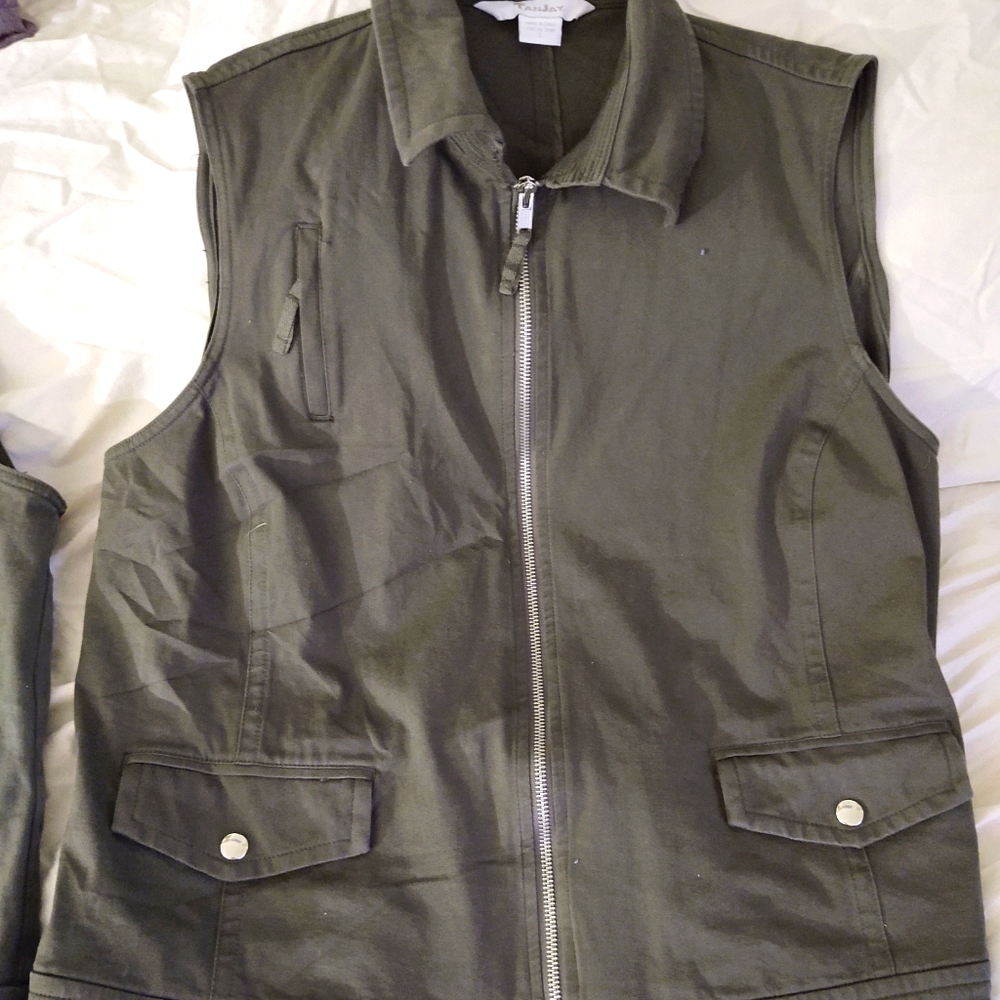 3 for $25‼️  Sleeveless Vest, Dark Olive Drab 1Small, 1Large.
